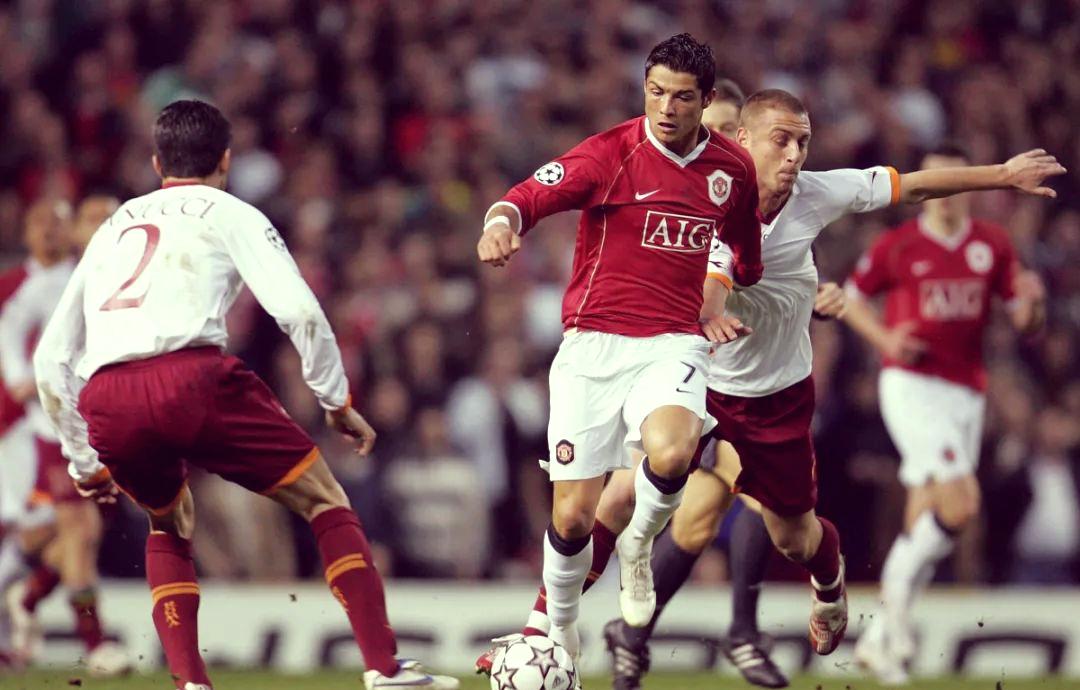  C罗迎来五赛季高光表现，瑞士队球迷沸腾！