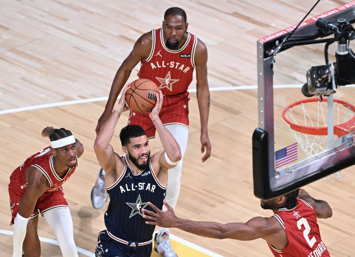 夏洛特黄蜂迎NBA季后赛关键赛，窗口期远射贴柱，信心回归，球队文化再被提及的简单介绍